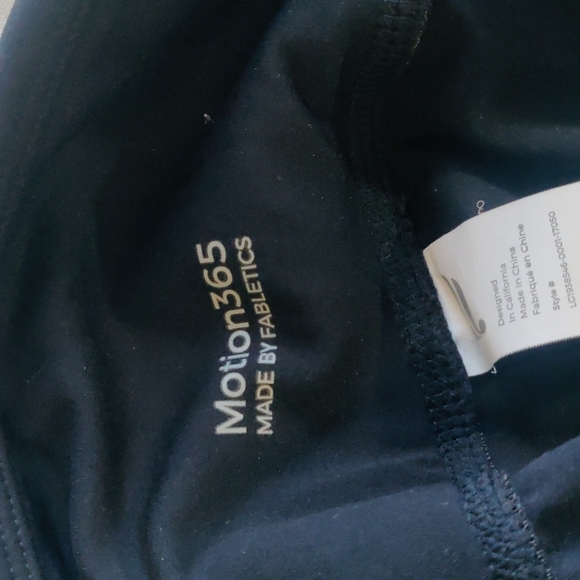 Fabletics motion 365 size large - Picture 6 of 10
